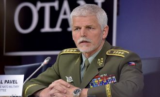 Στρατηγός του ΝΑΤΟ τάχθηκε υπέρ της βελτίωσης των σχέσεων με την Ρωσία