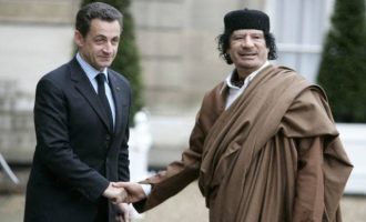 Πώς εμπλέκονται Σαρκοζί-Καντάφι και τρεις βαλίτσες με 5 εκατομμύρια ευρώ
