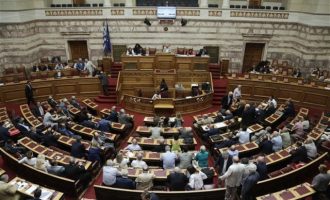 Η Βουλή αποφασίζει για το νομοσχέδιο για την αναδιοργάνωση της εκπαίδευσης