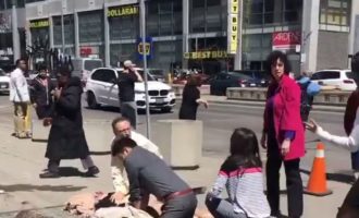 Τορόντο: Ημιφορτηγό έπεσε σε πλήθος – Εννέα νεκροί και 16 τραυματίες (βίντεο)