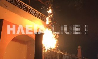 Φλέγεται η Ηλεία: Καίγονται σπίτια – Ζητήθηκε η εκκένωση του χωριού Σκιλλουντία (βίντεο)