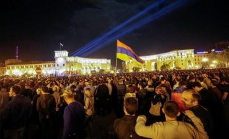 Βαθαίνει η πολιτική κρίση στην Αρμενία μετά την παραίτηση Σαρκισιάν