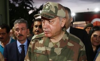 «Συμψηφισμό» των δύο Ελλήνων στρατιωτικών με τους οκτώ Τούρκους έκανε ο Ερντογάν