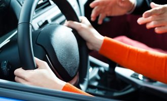 Έρχεται νέα διαδικασία για τα διπλώματα οδήγησης – Τι θα ισχύει για τους 17χρονους