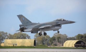 Έπεσαν οι υπογραφές για την αναβάθμιση των 85 αεροσκαφών F-16
