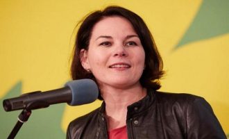 Δημοσκόπηση ARD: Οι Γερμανοί θέλουν για καγκελάριο την «πράσινη» Μπέρμποκ