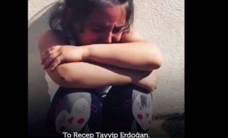 Τρελή προπαγάνδα: 6χρονη στην Τουρκία κλαίει και οδύρεται για τον… «παππού» Ερντογάν (βίντεο)
