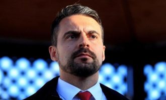 Παραιτήθηκε ο ηγέτης του ακροδεξιού “Γιόμπικ” στην Ουγγαρία