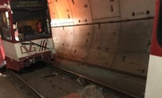 Σύγκρουση συρμών του Μετρό στη Γερμανία – 20 τραυματίες