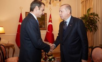 Οικονόμου: Ο πρωθυπουργός θα προσέλθει με «θετική διάθεση» στη συνάντηση με Ερντογάν