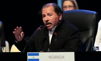 Ο Ντανιέλ Ορτέγα προσπαθεί να «αποκλιμακώσει» την ένταση στη Νικαράγουα