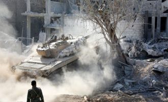 Ο συριακός στρατός επιτίθεται να διώξει το Ισλαμικό Κράτος από τα νότια της Δαμασκού