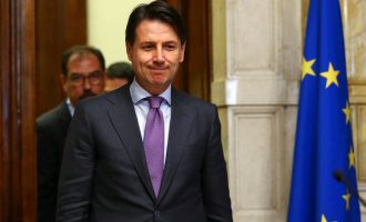 Ιταλία: Συμφώνησαν όλοι για κυβέρνηση με πρωθυπουργό τον Κόντε – Τι αναλαμβάνει ο Σαβόνα