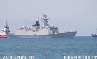 Στον Πειραιά φρεγάτα του Κινεζικού Πολεμικού Ναυτικού (βίντεο)