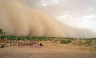 Φονικές αμμοθύελλες στην Ινδία – Πάνω από 100 οι νεκροί
