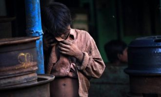 Σοκ: Πάνω από 1,2 δισεκατομμύρια παιδιά σε κίνδυνο – Τα μισά παιδιά του πλανήτη