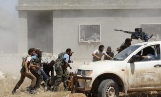 Κάτοικοι της Μοσούλης σκότωσαν δύο βομβιστές του Ισλαμικού Κράτους πριν προλάβουν να ανατιναχτούν