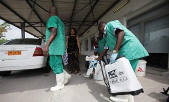 Σε συναγερμό ο ΠΟΥ για την εξάπλωση Έμπολα στο Κονγκό