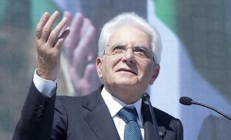 Ο Ιταλός Πρόεδρος επιδιώκει κυβέρνηση ευρείας συνεργασίας