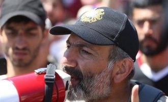O ηγέτης της αντιπολίτευσης της Αρμενίας προειδοποιεί με «πολιτικό τσουνάμι» αν δεν εκλεγεί