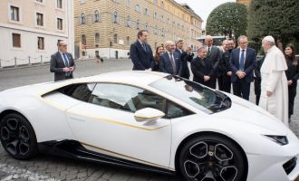 Δείτε πόσα «έπιασε» η λευκή Lamborghini του Πάπα – Τι θα τα κάνει
