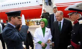 Ο Ερντογάν πήγε στη Βρετανία και την έχρησε «σύμμαχο στρατηγικής σημασίας» μετά το Brexit