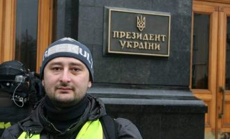 Ρώσος δημοσιογράφος δολοφονήθηκε στο σπίτι του στο Κίεβο