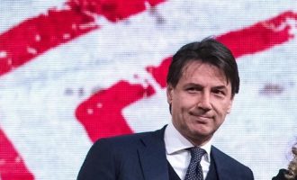 Διαψεύδει ο Κόντε αύξηση του ΦΠΑ στην Ιταλία