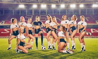 Μουντιάλ 2018: Τα «κουνελάκια» του Playboy  κατέβηκαν στο γήπεδο (φωτο)