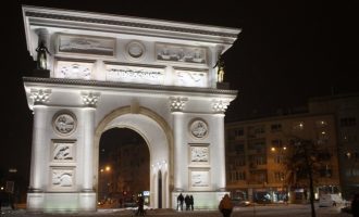 Σκοπιανός Αρχιτέκτονας: Όλα τα «μνημεία» Γκρουέφσκι είναι αυθαίρετα – Ή νομιμοποίηση ή κατεδάφιση