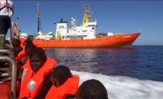 Ποιες χώρες «στοιχίζονται» πίσω από την Ιταλία στη σκληρή γραμμή για μετανάστες