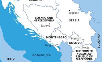Bloomberg: «Αγώνας επιρροής μεταξύ Δύσης και Ρωσίας» στα Βαλκάνια