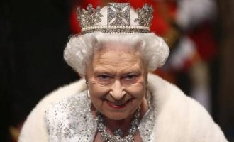 Βρετανία: Η βασιλίσσα Ελισάβετ επικύρωσε τον νόμο για το Brexit