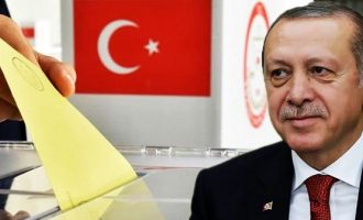 Οι Τούρκοι στην Ελλάδα έριξαν «μαύρο» στον Ερντογάν