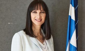Η Έλενα Κουντουρά βραβεύθηκε ως η καλύτερη υπουργός Τουρισμού στον κόσμο