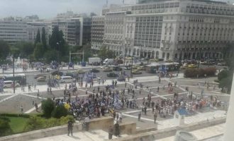 Ο πατριωτικός λαός της Αθήνας αρνείται να συμμετάσχει στην ακροδεξιά φιέστα – Άδειο το Σύνταγμα