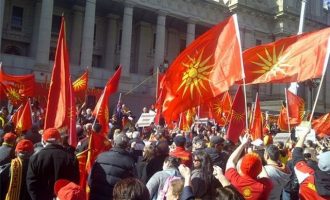 «Δείτε ποιοι διαμαρτύρονται για τη συμφωνία! Οι Σκοπιανοί εθνικιστές και όσοι επιβουλεύονται τη χώρα μας»