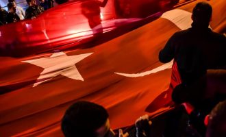 Ευρωπαϊκή Επιτροπή: Σε πορεία «δημοκρατικής οπισθοδρόμησης» η Τουρκία