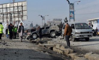Βομβιστής αυτοκτονίας ανατινάχθηκε δίπλα σε ιμάμηδες στην Καμπούλ – Τουλάχιστον 8 νεκροί