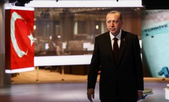 Γερή «φάπα» σε Ερντογάν: O οίκος Fitch υποβάθμισε 24 τουρκικές τράπεζες