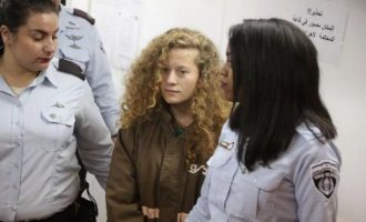 Ελεύθερη η 17χρονη Παλαιστίνια Άχεντ Ταμίμι μετά από οκτώ μήνες φυλάκιση