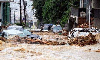 Κατακλυσμός στην Ιαπωνία – 49 νεκροί – Δείτε φωτογραφίες της μεγάλης πλημμύρας