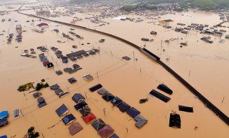 Τους 81 έφτασαν οι νεκροί από τις πρωτοφανείς πλημμύρες στην Ιαπωνία