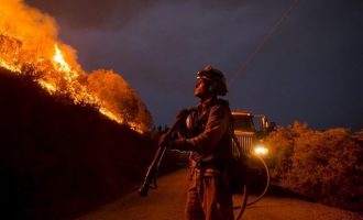 Μεγάλη πυρκαγιά στη νότια Καλιφόρνια – Πάνω από 3.000 άνθρωποι εγκατέλειψαν τα σπίτια τους