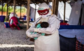 Συναγερμός στον ΠΟΥ: Πιθανόν να μην έχουμε εμβόλια για τον ιό Έμπολα