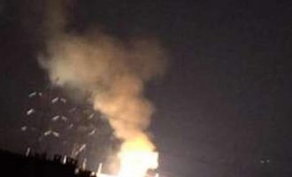 Εκρήξεις σε πυλώνα της ΔΕΗ στο Κρυονέρι -Στο πόδι οι κάτοικοι