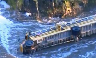 Τραγωδία στο Καμερούν: Λεωφορείο έπεσε από γέφυρα σκοτώνοντας 28 άτομα