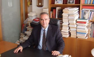 Ο δεξιός δήμαρχος Μαρκόπουλου Σ. Μεθενίτης κατηγορεί τον Πατούλη για «συλλογή μαύρων ψήφων» μετά τη φονική πυρκαγιά