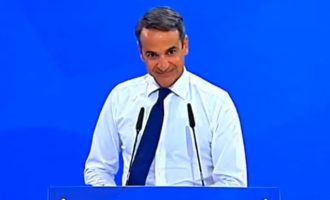 Ο Μητσοτάκης κάνει λόγο για «υπονόμευση των δημοκρατικών θεσμών»