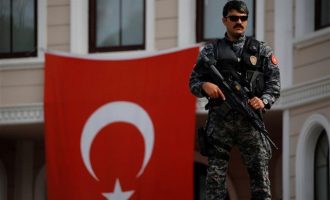 Νέες «εκκαθαρίσεις» στην Τουρκία – Διατάχθηκαν άλλες εκατό συλλήψεις στρατιωτικών
